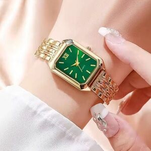 Classic Gold Green Quartz Watch — Green Dial & Linked Bracelet
